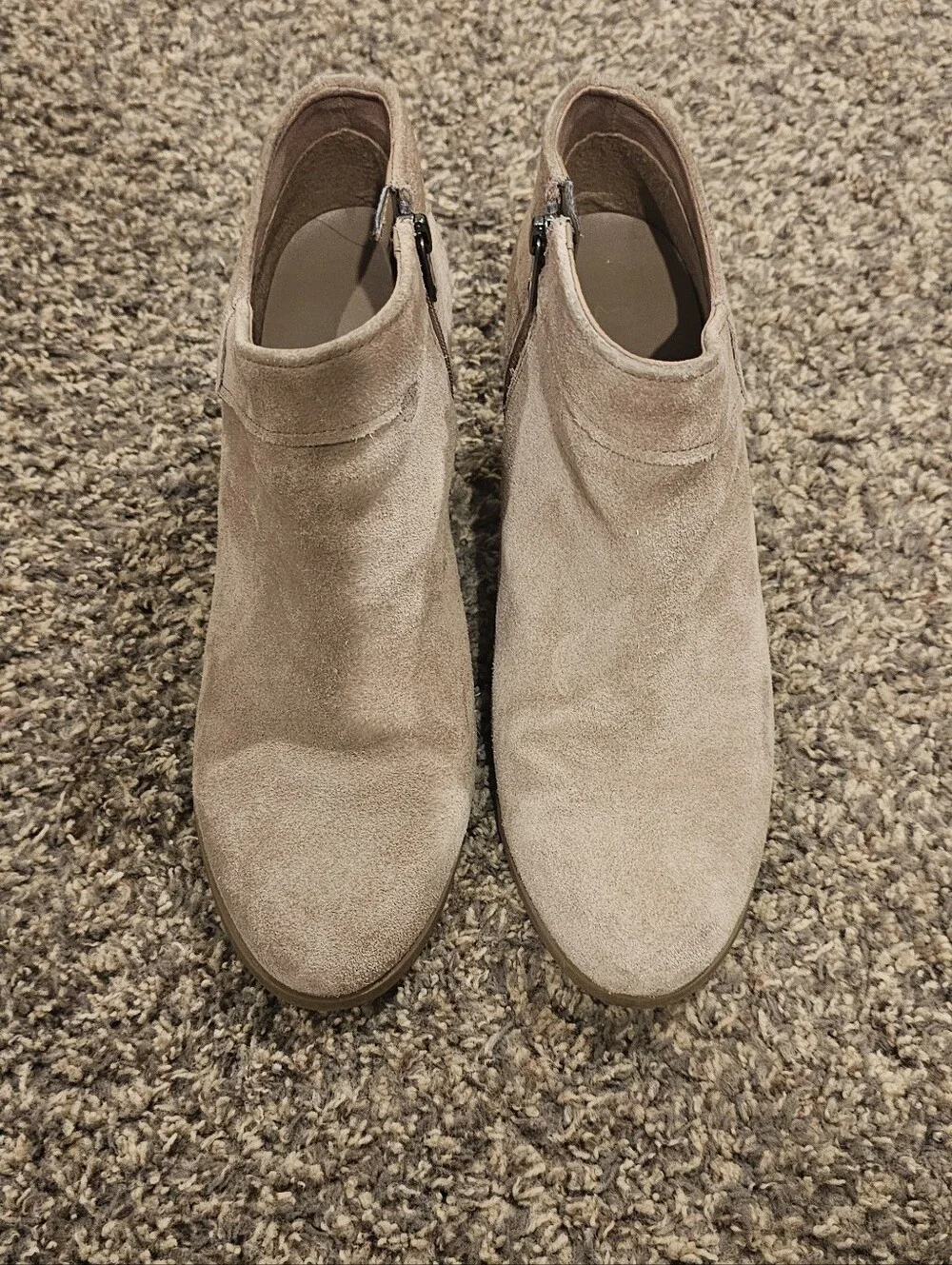 KOOLABURRA by UGG Zip Stacked Heel Suede Ankle Boots 9.5 Camel/Beige 3.25